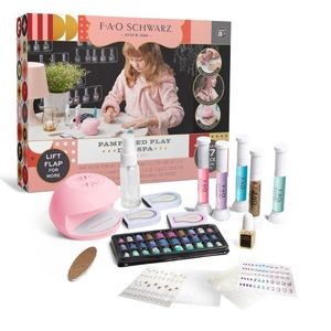 Fao schwarz pampered play day set 76 pieces NIB